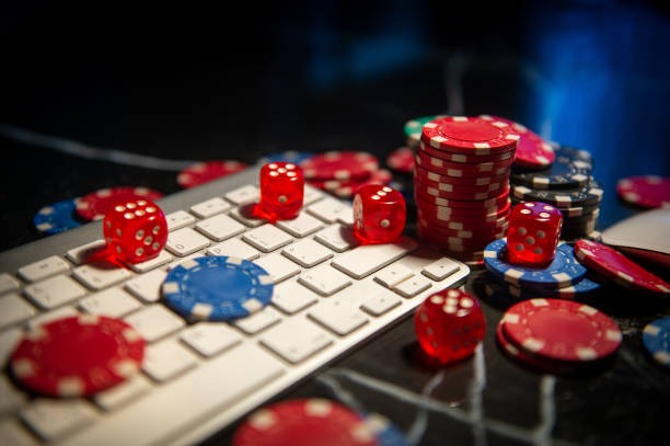Live Bandar Ceme table at janjislot login with dealer and player cards